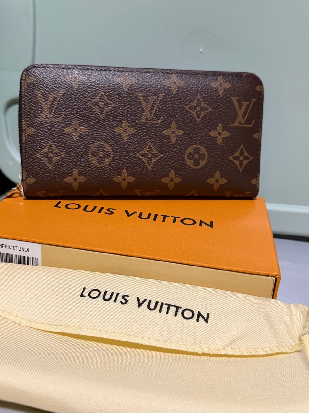 Louis Vuitton Monogram Zip Around Wallet - Brown Monogram